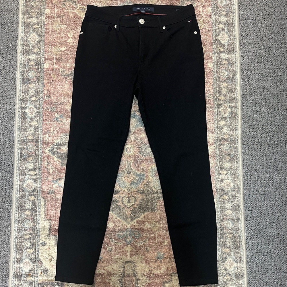 Tommy Hilfiger Women's Black Tribeca Skinny Jeans